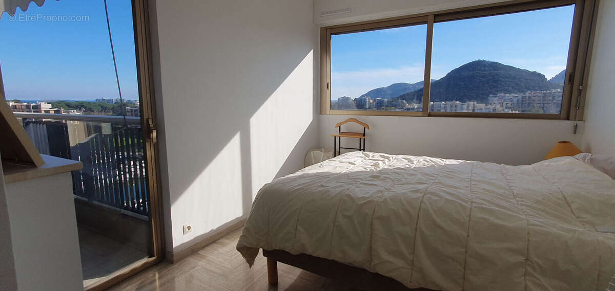 Appartement à MANDELIEU-LA-NAPOULE