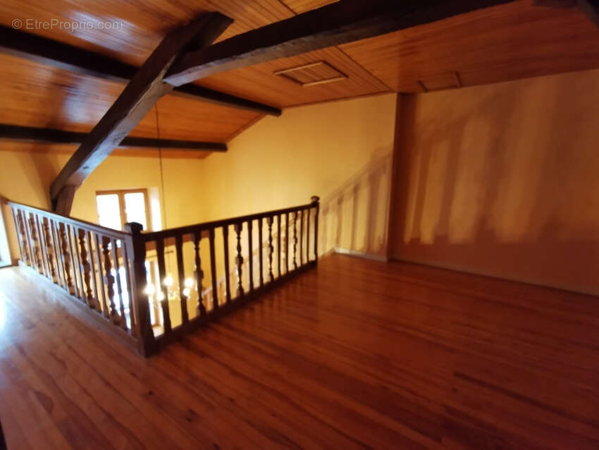 Maison à PONTAUMUR