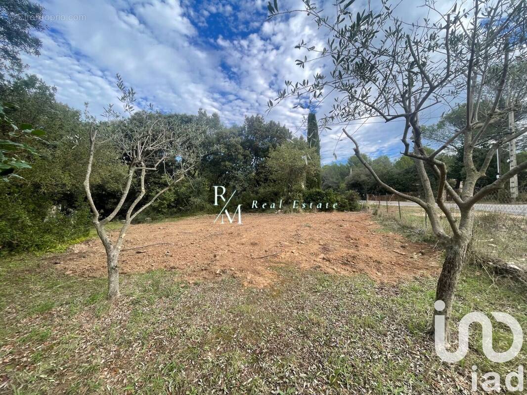 Photo 1 - Terrain à LAMBESC