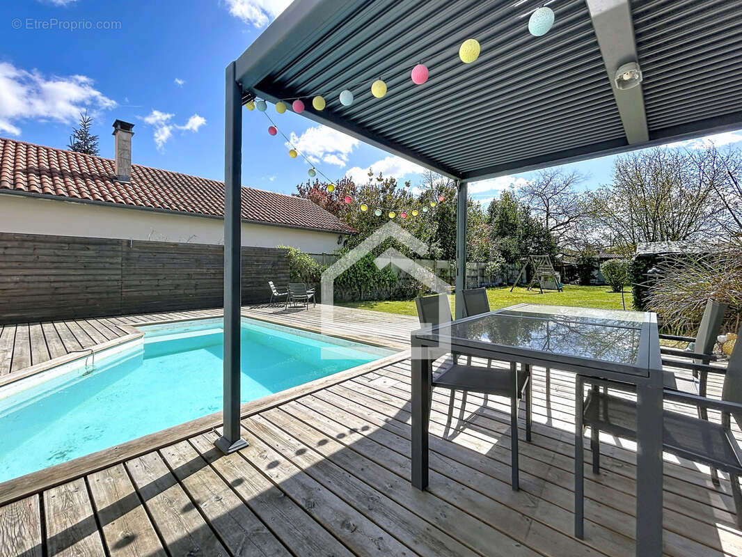 Maison à MERIGNAC