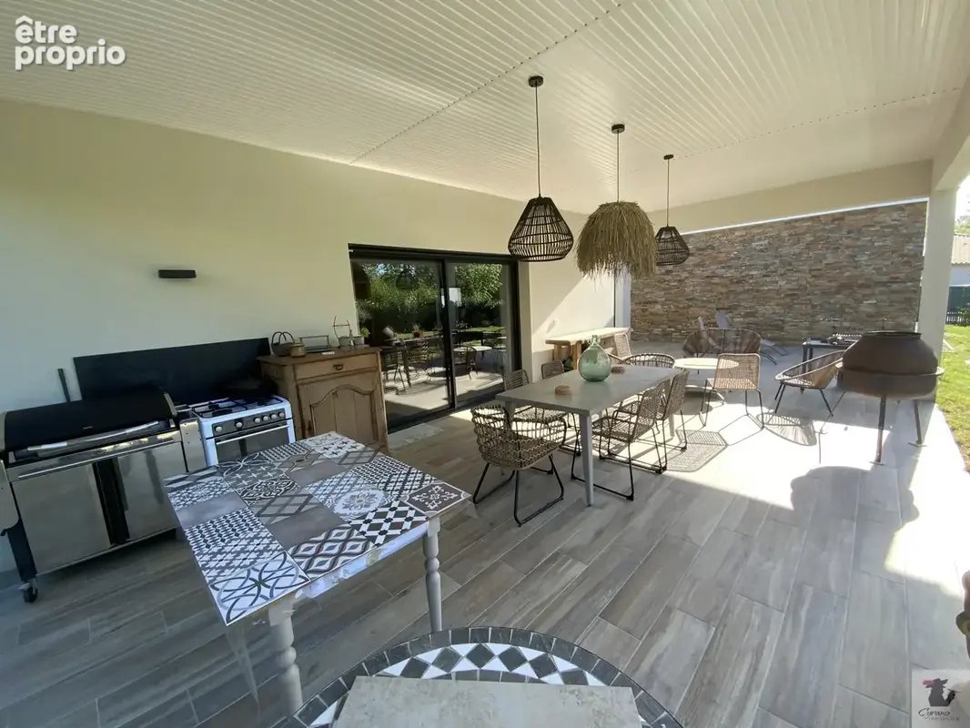 BERGERAC CENTRE - Maison 2025 162 m2 - terrain clos avec terrasses et piscine. - photo 13