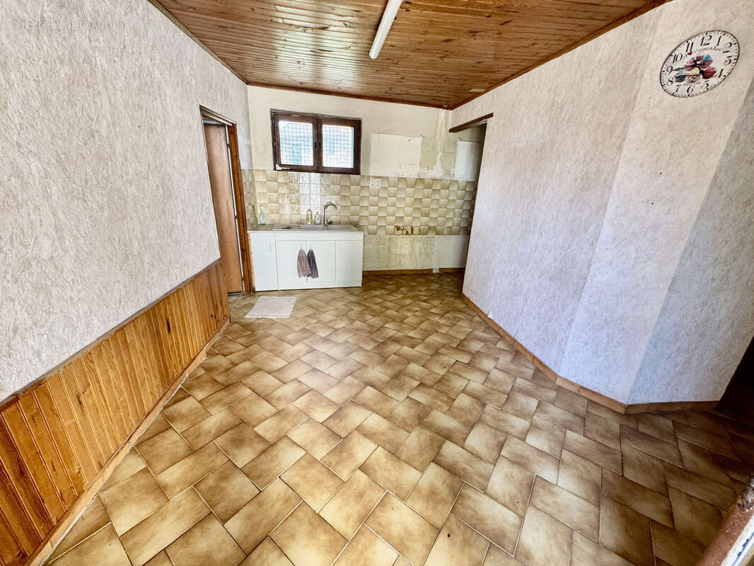 Maison à SAINTE-CECILE-LES-VIGNES