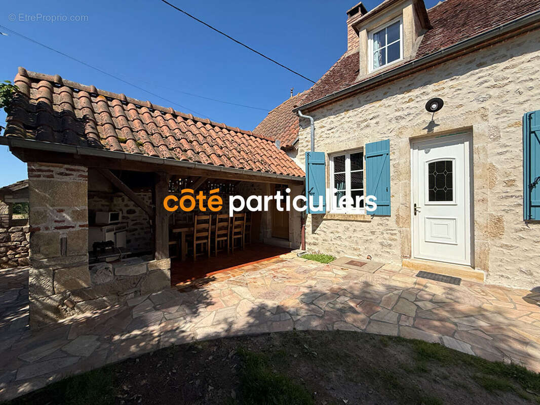 Maison à SAINT-BONNET-TRONCAIS