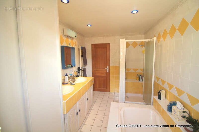 Maison à VAILHAUQUES