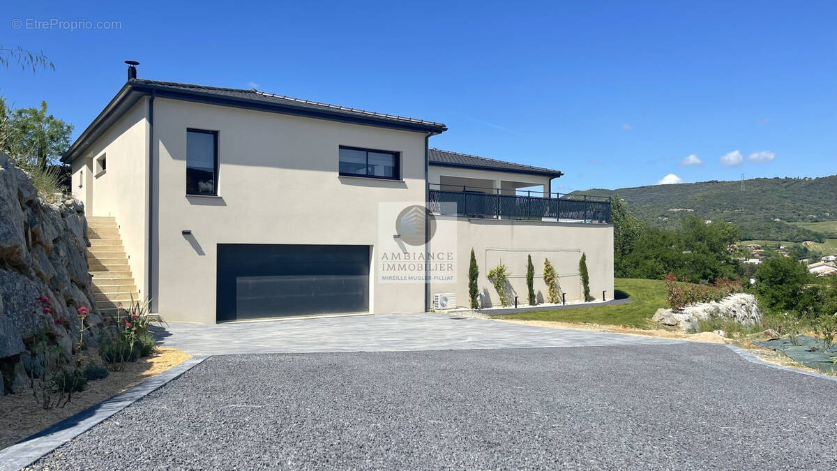 Maison à SAINT-PERAY