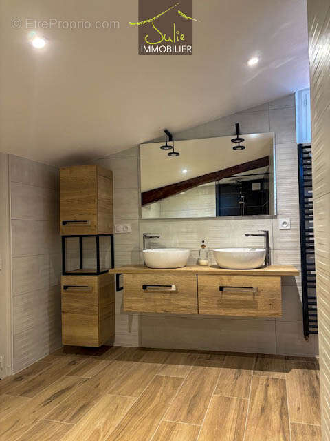 Maison à MONCOUTANT