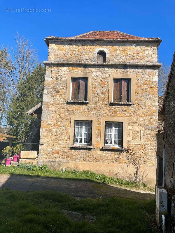 Maison à JULLY-LES-BUXY