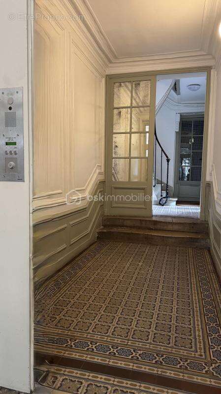 Commerce à PARIS-18E