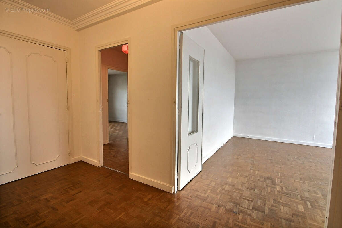 Appartement à NANTERRE