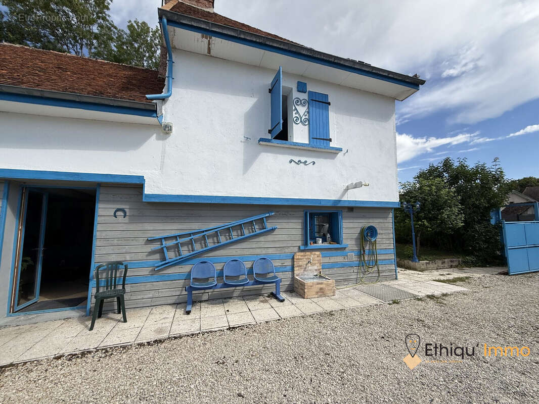 Maison 130 m² à Piney  - photo 2
