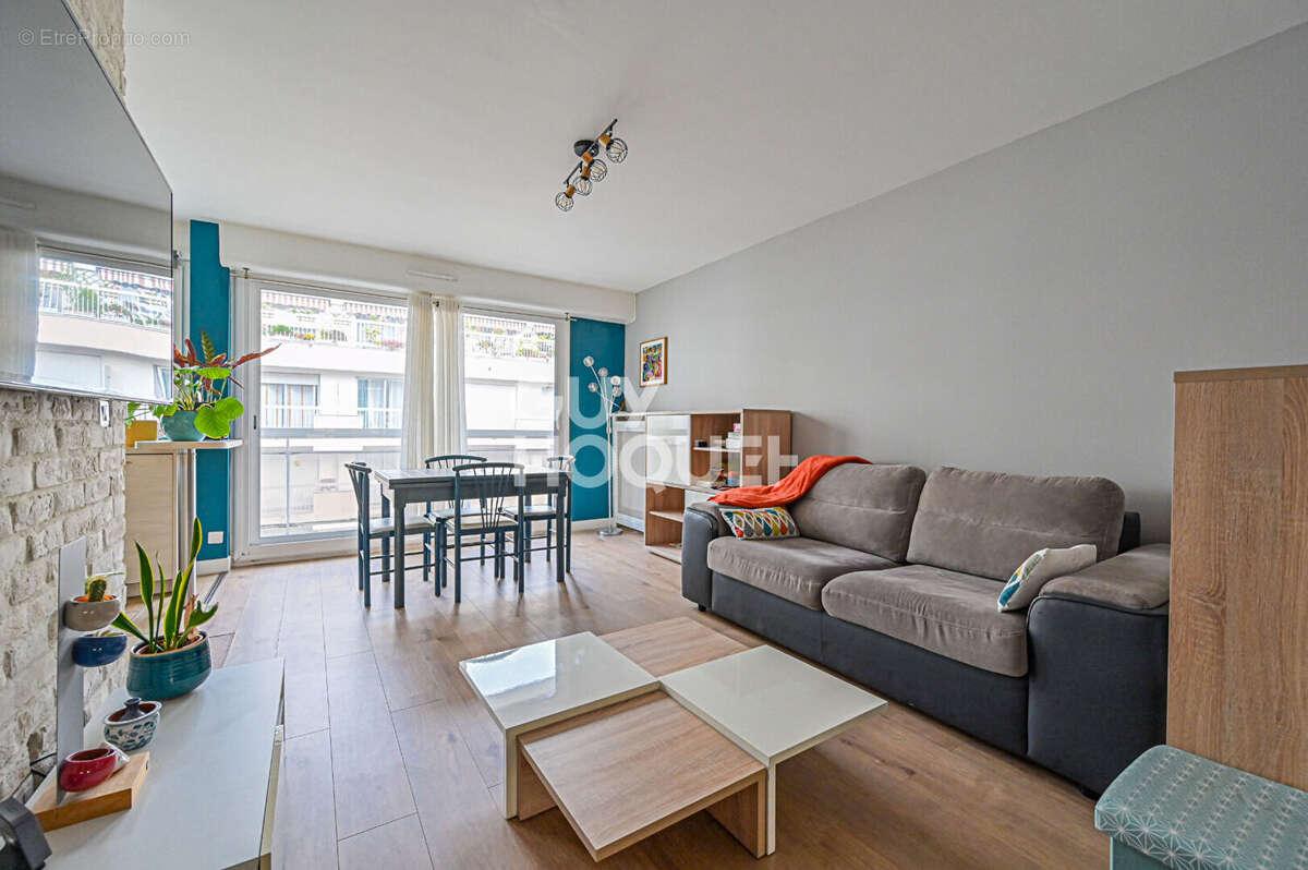 Appartement à PARIS-12E