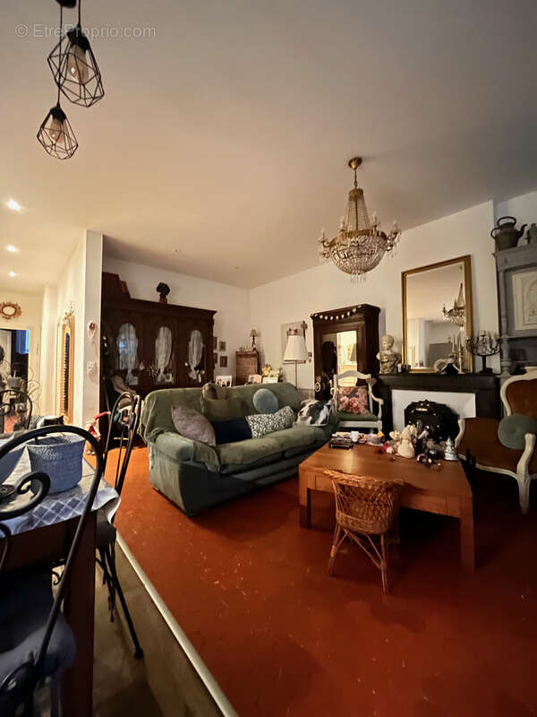 Appartement à MARSEILLE-4E