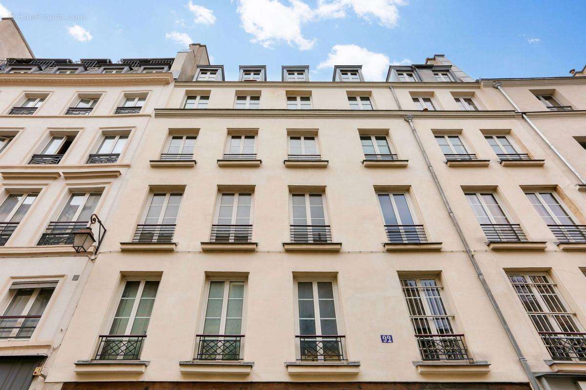 Appartement à PARIS-3E