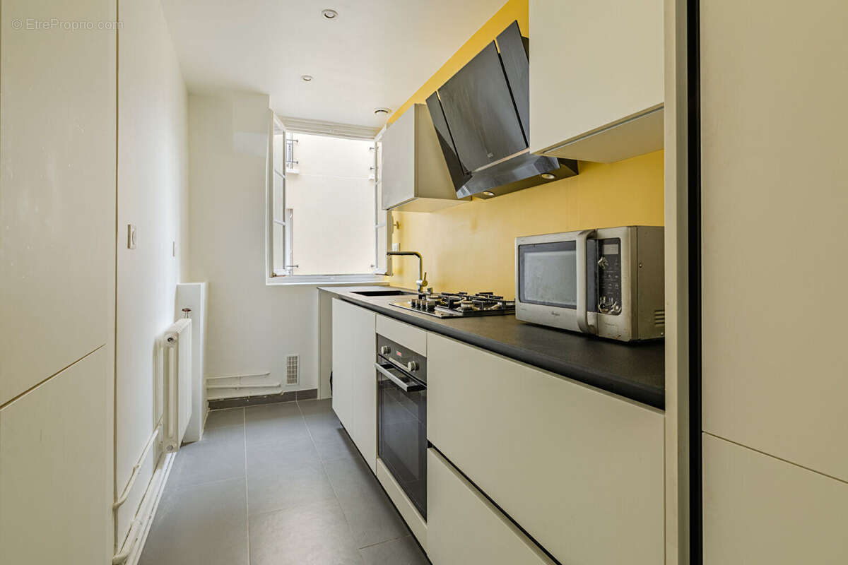 Appartement à PARIS-15E