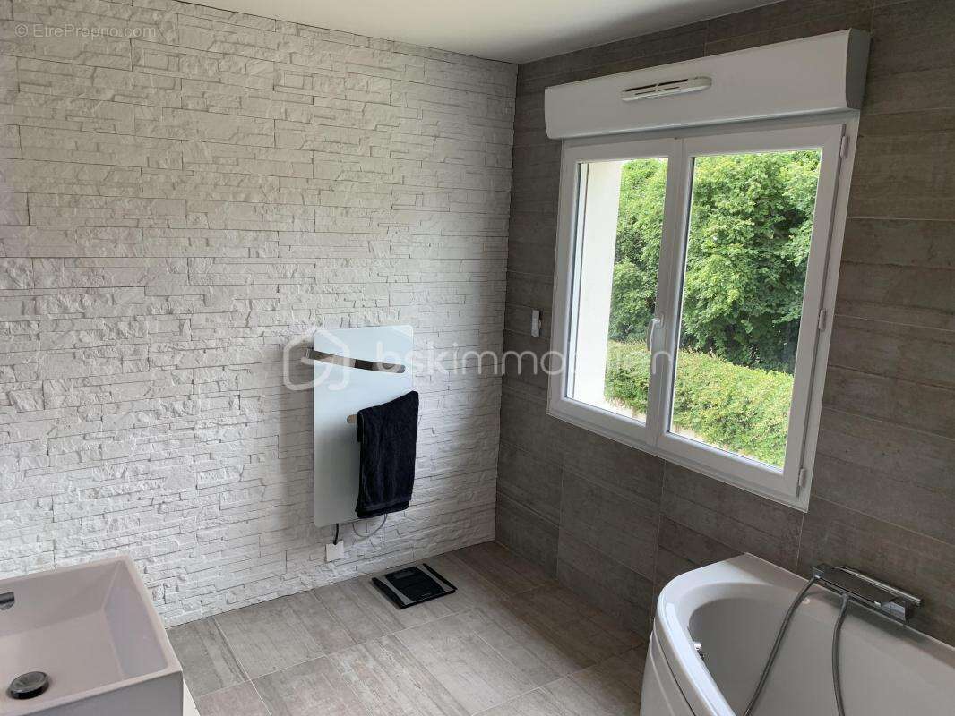 Maison à QUINCY-VOISINS