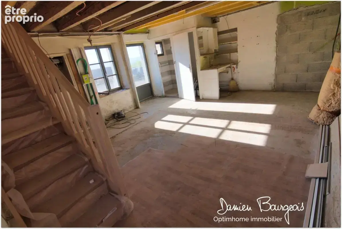 Maison mitoyenne brute avec fort potentiel d'environ 84 m² (110 m2 sol) - photo 9