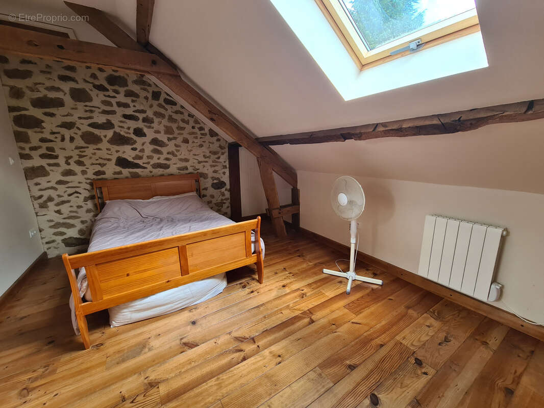 Maison à EYMOUTIERS