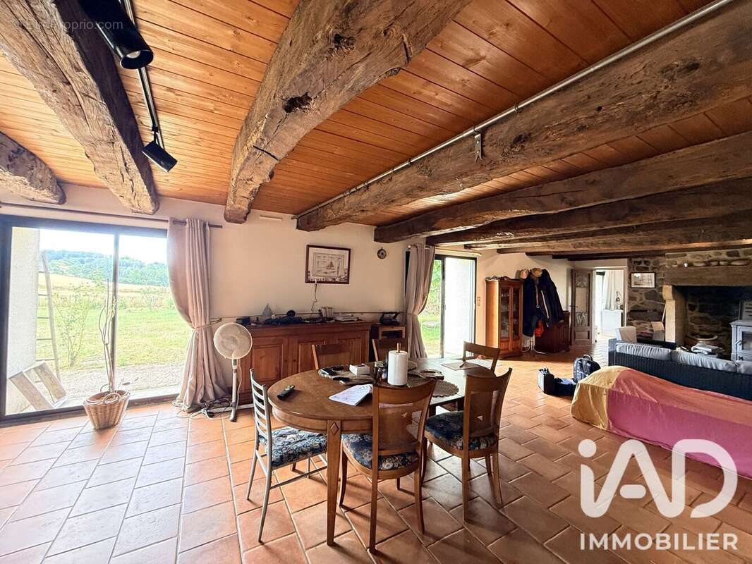 Maison 345 m² à Sarroux  - photo 3