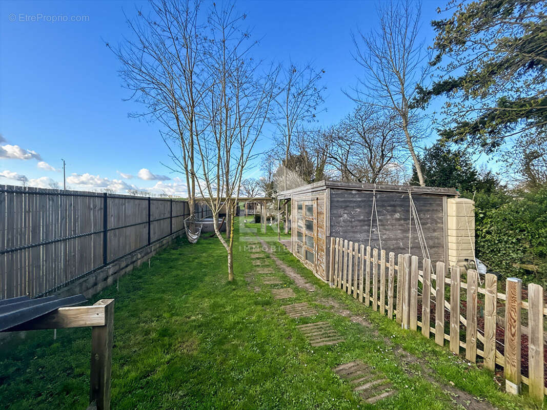 Maison à SAINT-ESCOBILLE