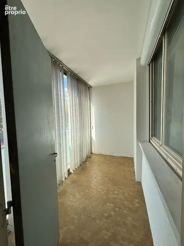 Appart T3  66.11 m² Bourg les valence - photo 8
