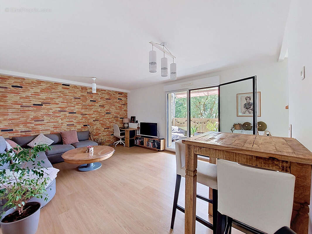 Appartement à SAINTE-LUCE-SUR-LOIRE