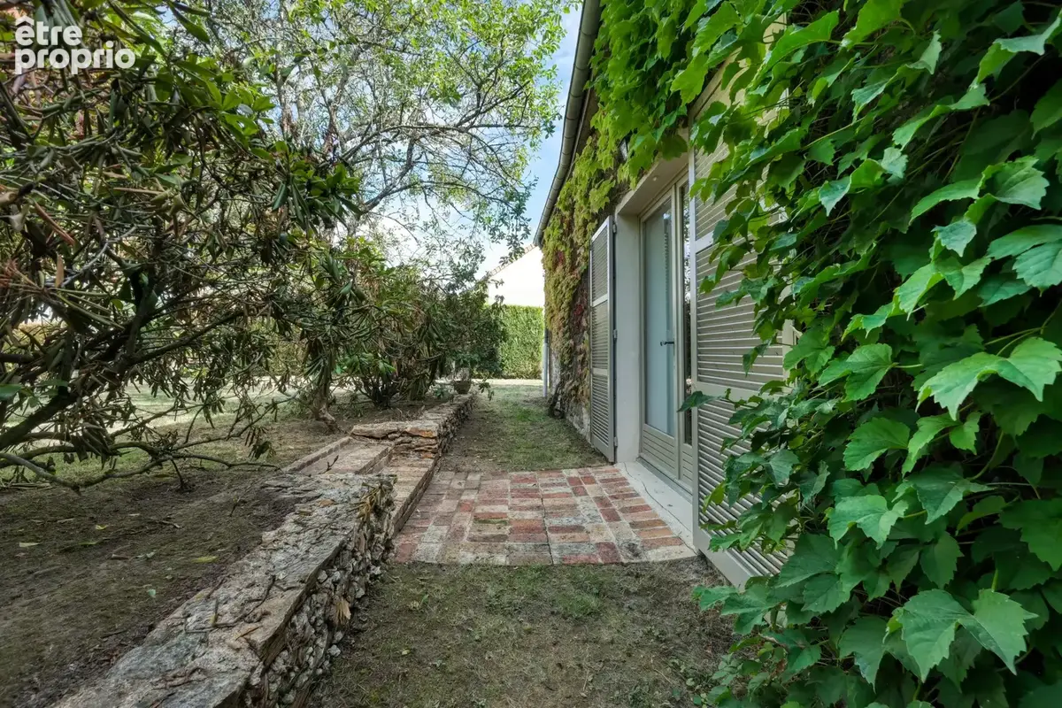 Maison ancienne tres atypique - 141m2 - 4 chambres + bureau - bezu jardin avec puits. - photo 2