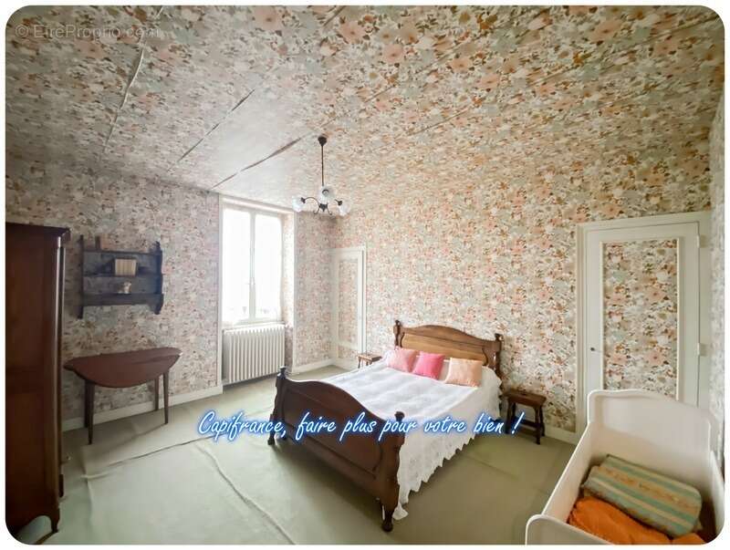 Ensemble immobilier comprenant  2 maisons de village sur terrain de 2285 m² - photo 9