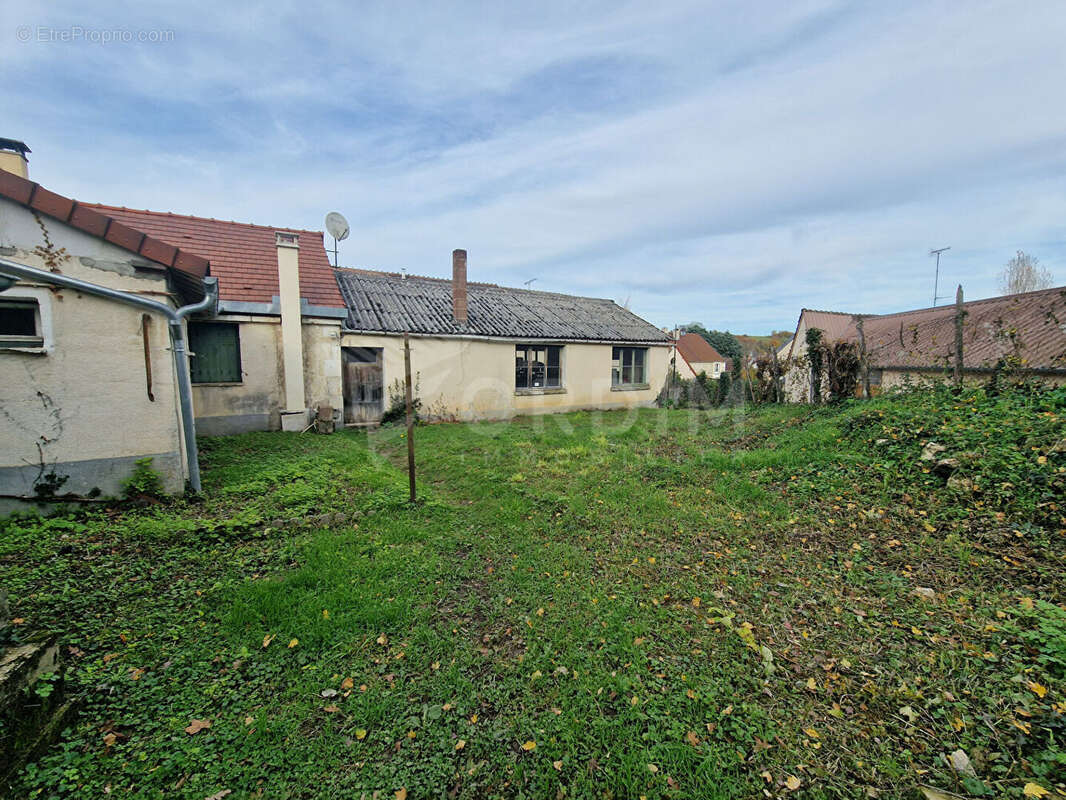Maison à GY-L&#039;EVEQUE
