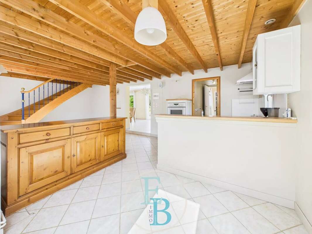 Maison à COLLEVILLE-SUR-MER