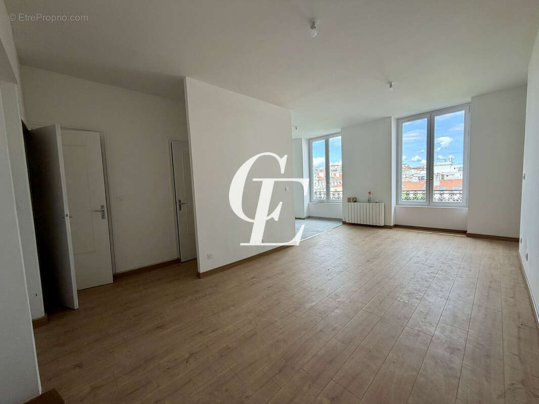 Appartement à SAINT-ETIENNE