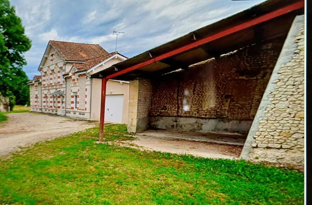 Photo 2 - Maison à SAINT-GERMAIN-DE-VIBRAC