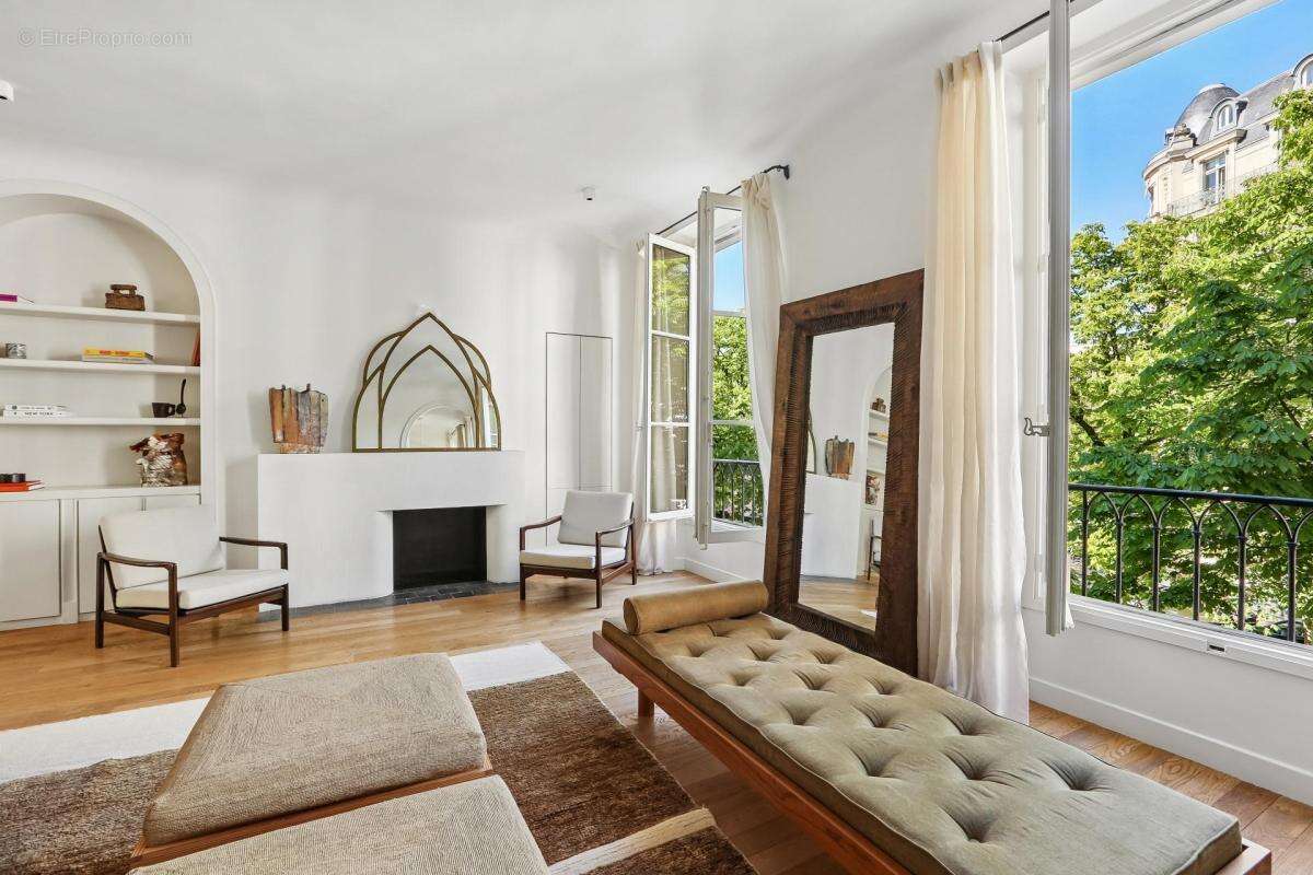 Appartement à PARIS-7E