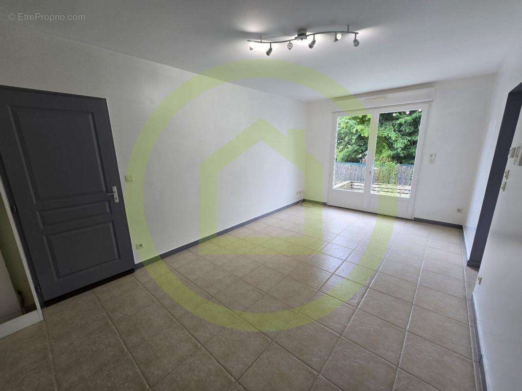 Appartement à SAINT-JEAN-DE-LA-RUELLE