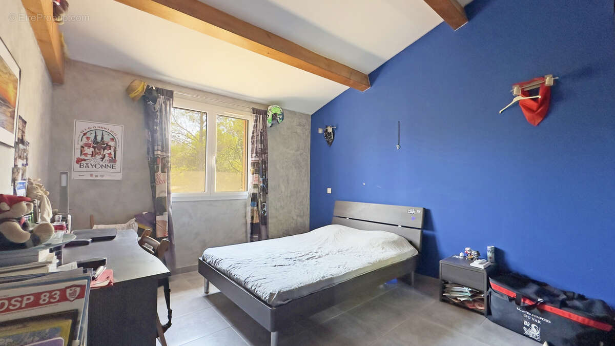 Maison à SOLLIES-TOUCAS