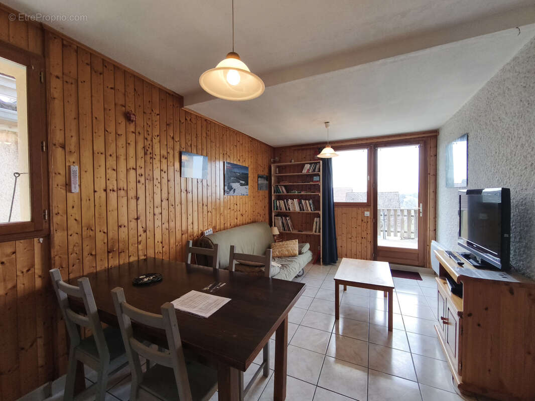 Appartement à SUTRIEU