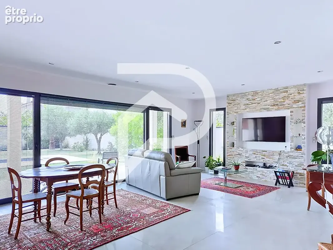Maison à vendre Montelimar 5 pièce(s) 143 m2 - photo 2