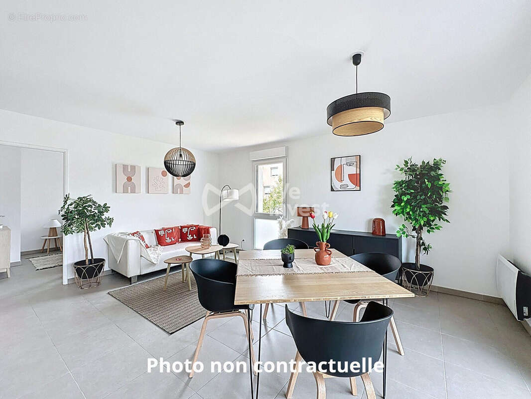 Appartement à VIC-LA-GARDIOLE