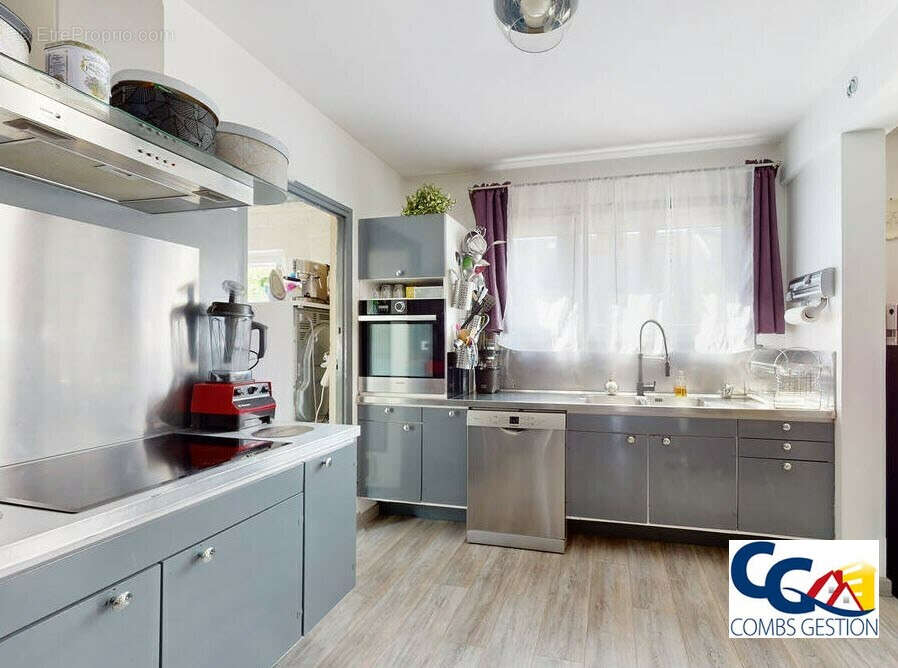 Maison à COMBS-LA-VILLE