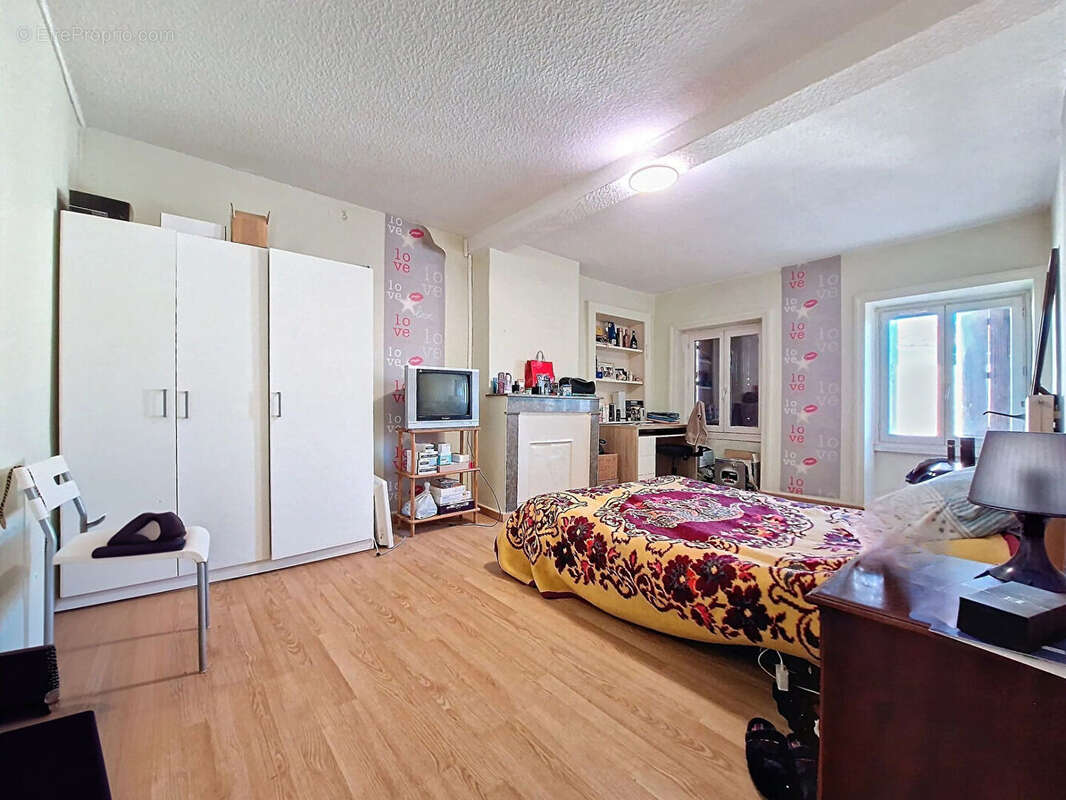 Maison à SURY-LE-COMTAL