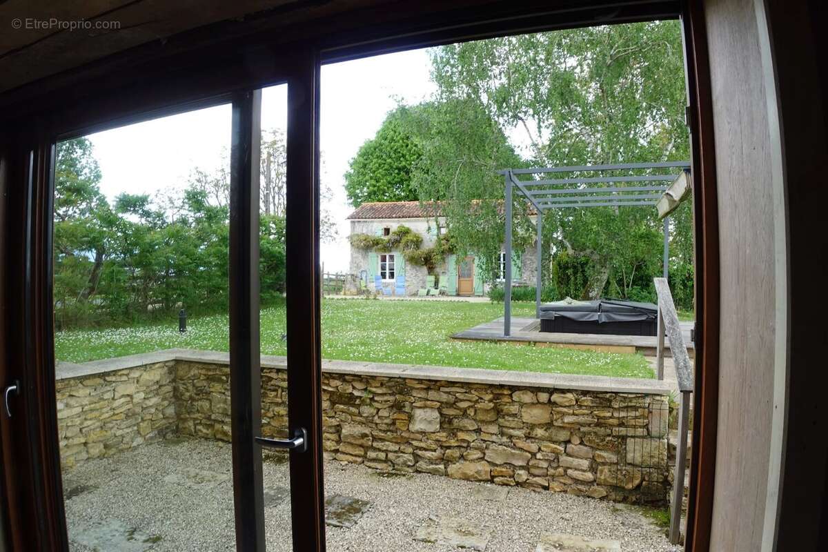 Maison à CHAMPNIERS