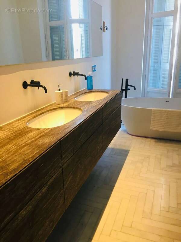 Appartement à MENTON