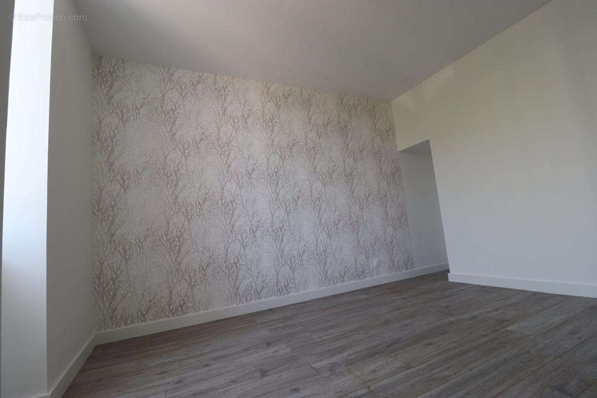 Maison Neris Les Bains 8 pièce(s) 108 m2 - photo 16