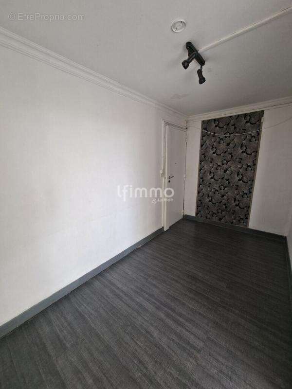 Appartement à MARSEILLE-4E