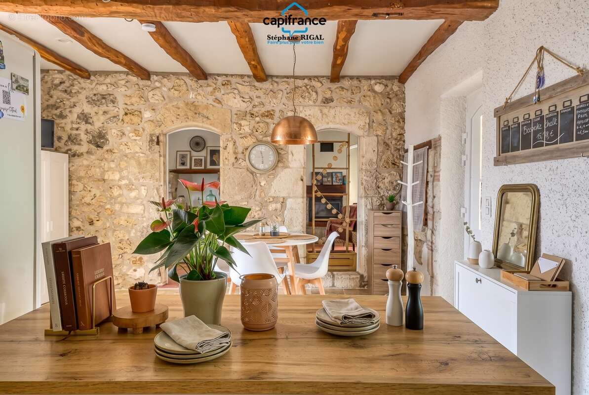 Propriete à vendre 5 pièces PUJOLS (47) Maison de 135m2 sur 6144m2 de terrain et piscine - photo 6