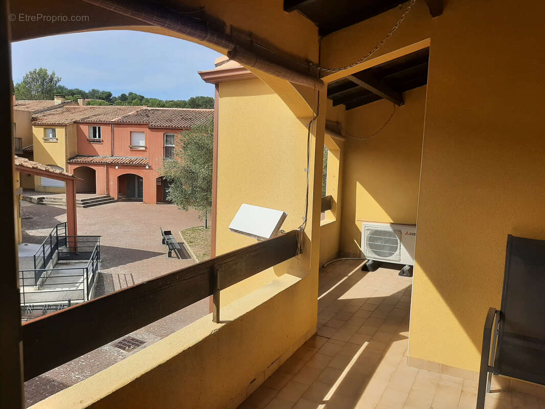 Appartement à SAINT-CLEMENT-DE-RIVIERE