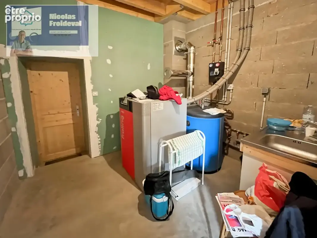 Élégante Longère Bressane Entièrement Rénovée avec Matériaux de Qualité - photo 31