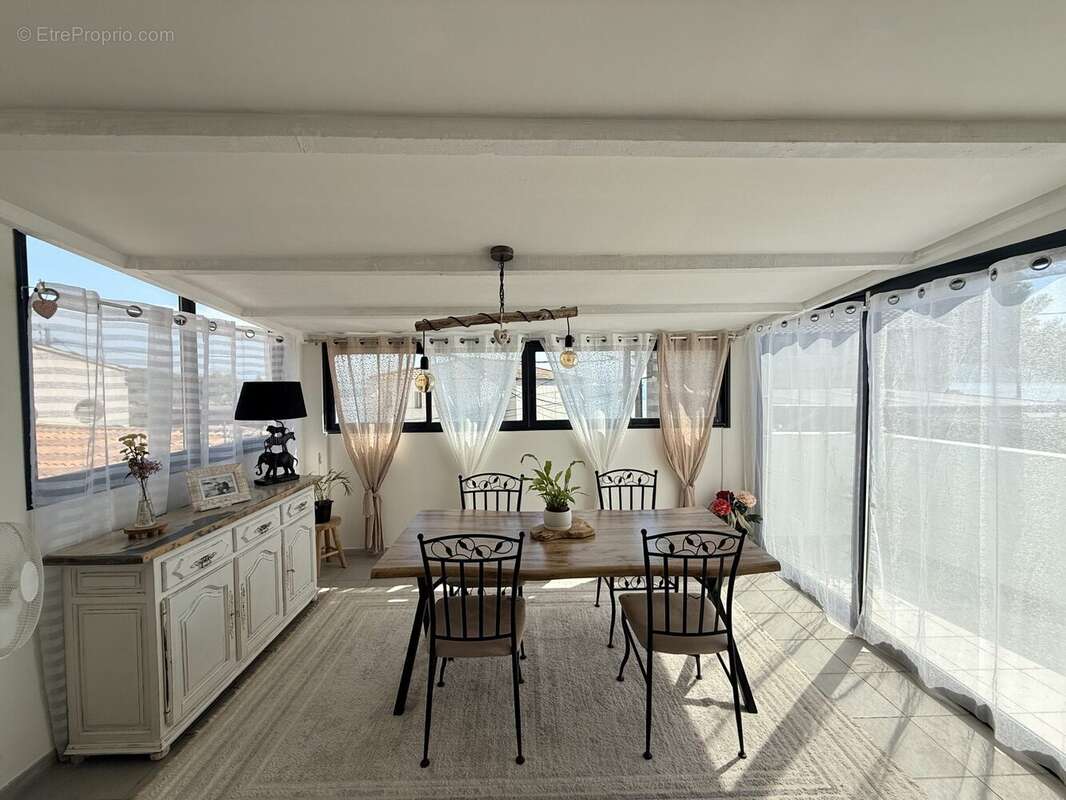 Maison 98 m² à Istres  - photo 4