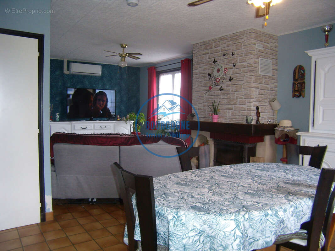 Maison à VARENNES-LE-GRAND