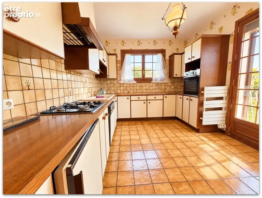 Grande villa familiale de 204 m² avec appartement indépendant, terrain piscinable de 2 178 m² et vue dégagée - Roujan (34320) - photo 6