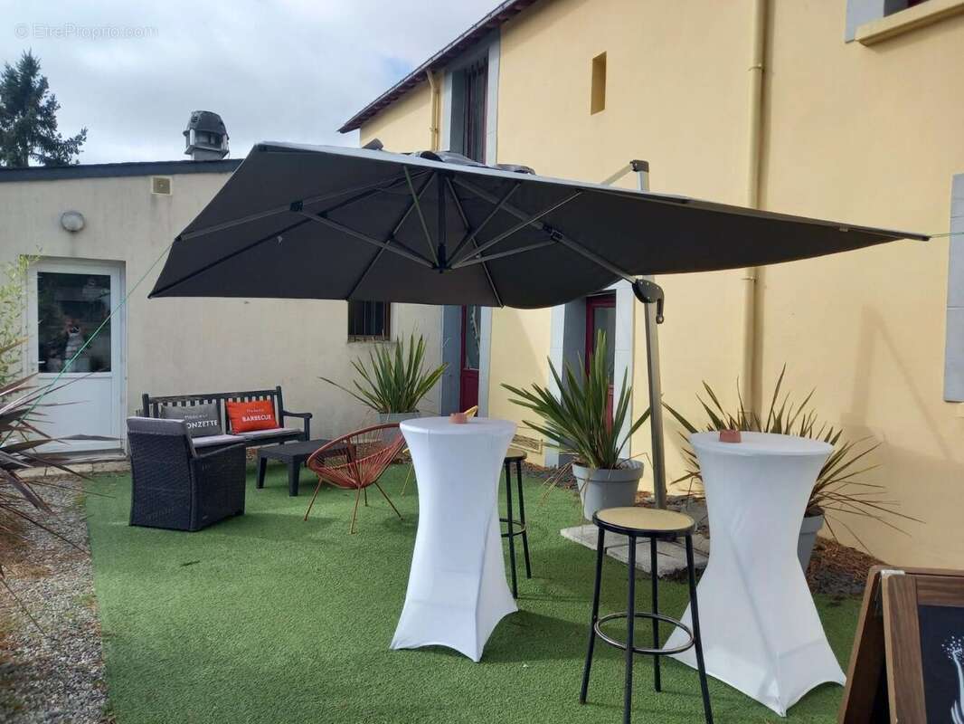 Photo 9 - Commerce à PUCEUL